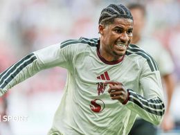 Rashford Responds After Carragher Shuts Down Neville on Podcast