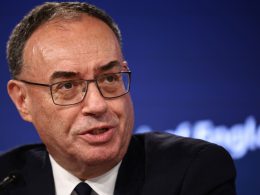 Bank Chief Says AI and Robotics Key to Faster UK Growth