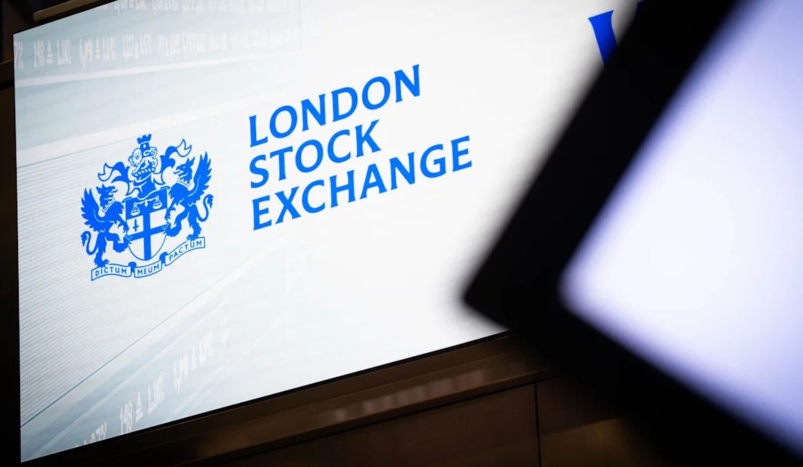 FTSE 100 Ends Week Higher on Private Sector and Gold Rally