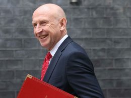 UK Borrowing Costs Near 30-Year High Ahead of Budget