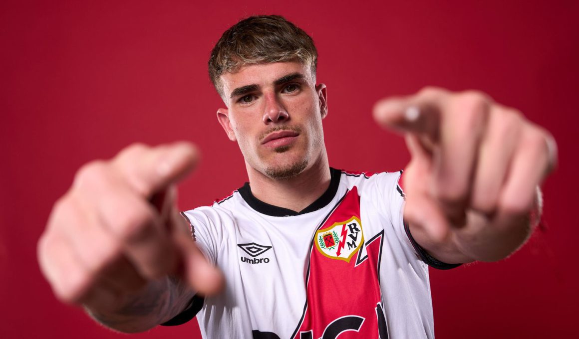 Chelsea sign late-blooming left-back Chavarria from Rayo Vallecano