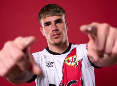 Chelsea sign late-blooming left-back Chavarria from Rayo Vallecano