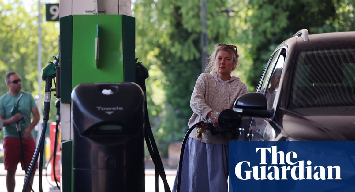 Rising Oil Prices Squeeze UK Policymakers Ahead of Budget