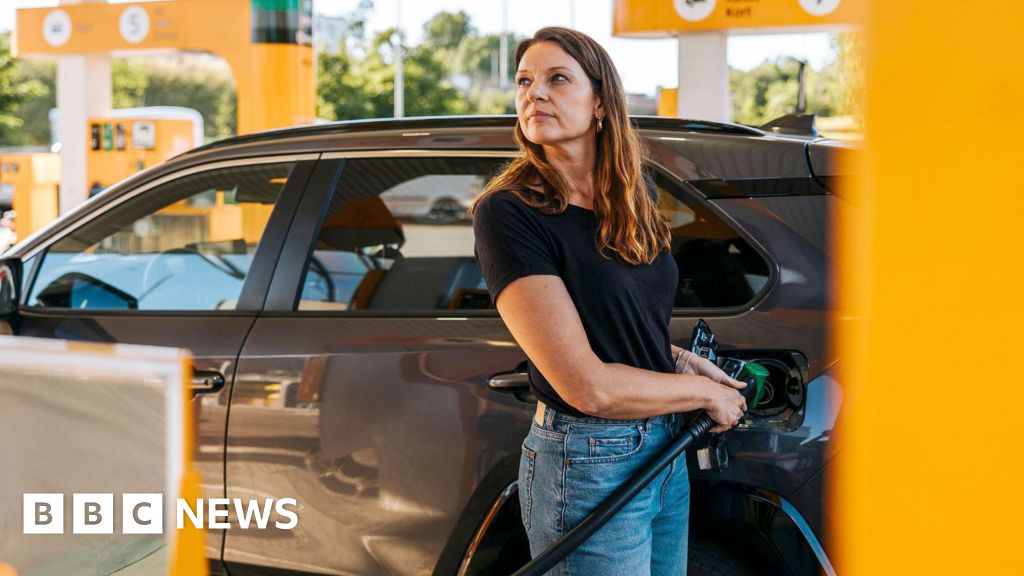UK Petrol Prices Climb to Highest Since Iran War Began