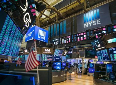 Tech Stocks Slip as AI Executives Urge Slowdown