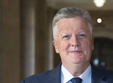 Bank of England Chief Economist Urges Prompt Rate Rise