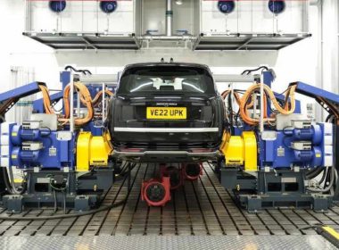 UK Business Activity Slows to Three-Month Low Amid Iran War Inflation