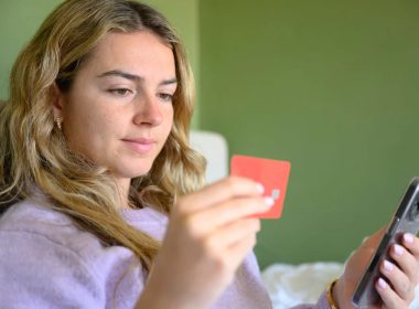 UK Romance Scam Reports Rise 24% With Gen Z Surge