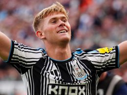 Willock and Hall Fire Newcastle to 2-1 Victory Over Hull